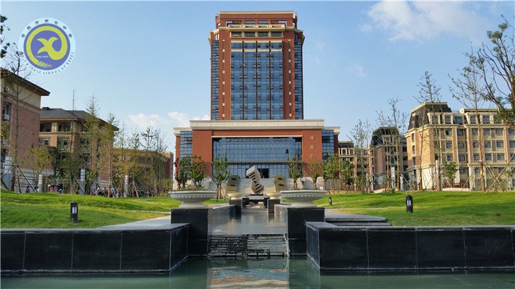 魁崛七中并举科教德研  智慧七中力塑未来人才(图2) 魁崛七中并举科教德研  智慧七中力塑未来人才(图2)