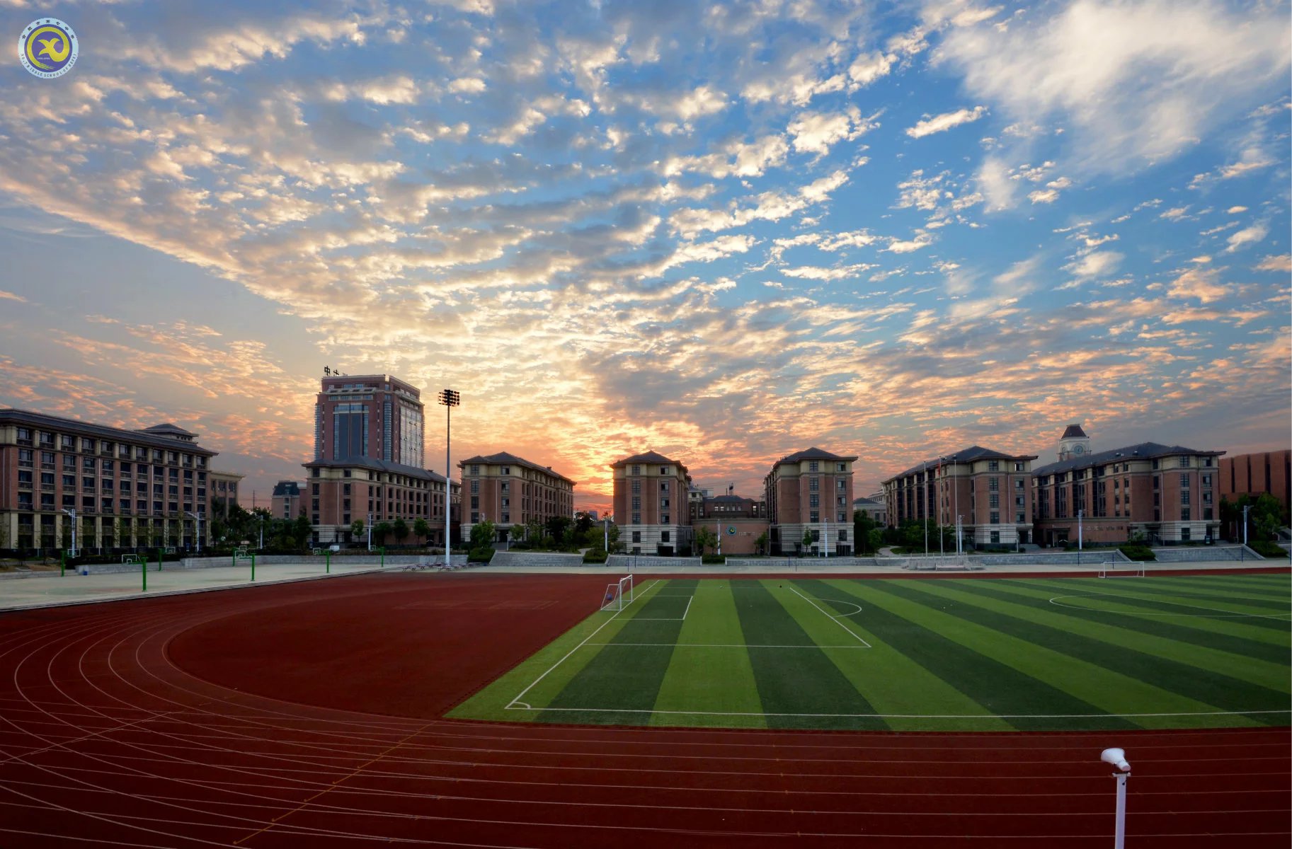 美丽校园——晨光熹微(图1)