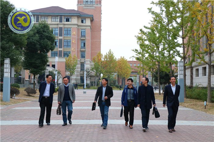 市委组织部到七中调研党组织标准化建设工作(图1)