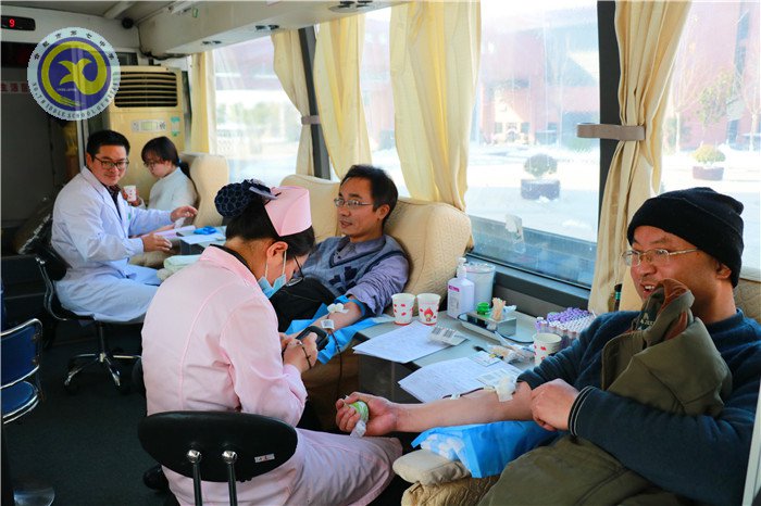 献血车开进校园,爱心溢满人间(图8)