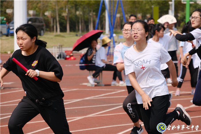 韧性坚持5000米赛场 呵护凝聚班集体精神(图4)