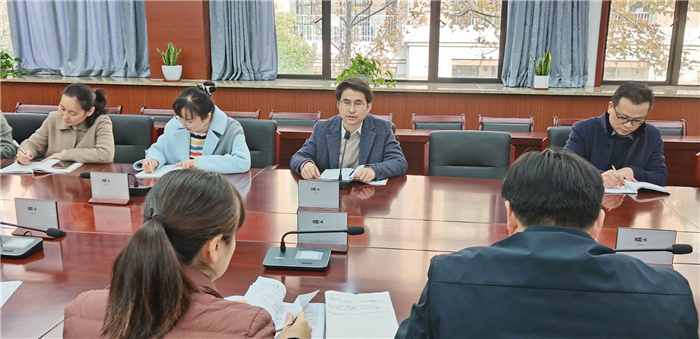 朱奇.jpg 朱奇.jpg