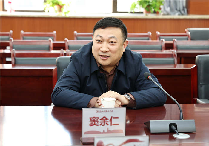 国家“双一流”建设高校安徽大学向合肥七中授牌“优质生源基地”!(图5) 国家“双一流”建设高校安徽大学向合肥七中授牌“优质生源基地”!(图5)