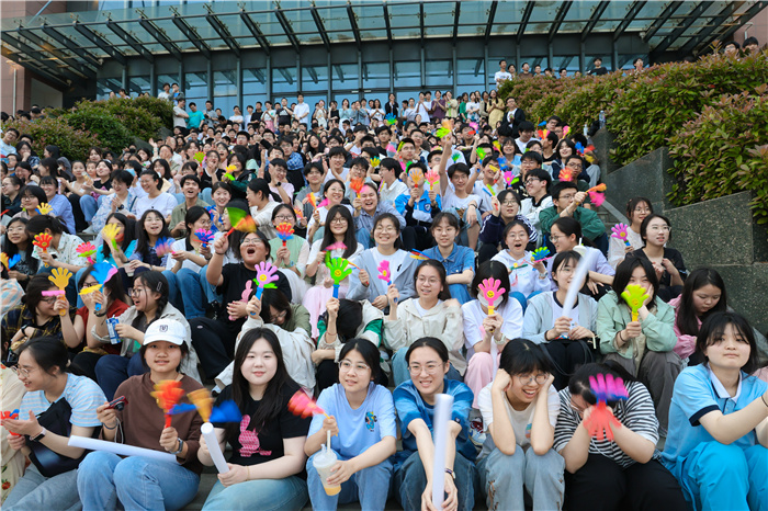 合肥七中蔷薇节之音乐会(图1) 合肥七中蔷薇节之音乐会(图1)