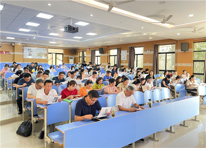 合肥七中高三年级召开第一次单元检测分析会(图1) 合肥七中高三年级召开第一次单元检测分析会(图1)