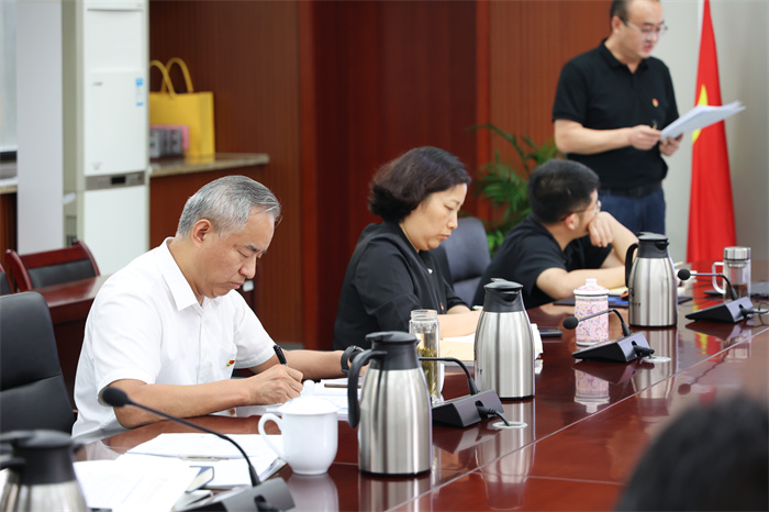 合肥七中党委开展2024年第八次中心组理论学习(图3) 合肥七中党委开展2024年第八次中心组理论学习(图3)