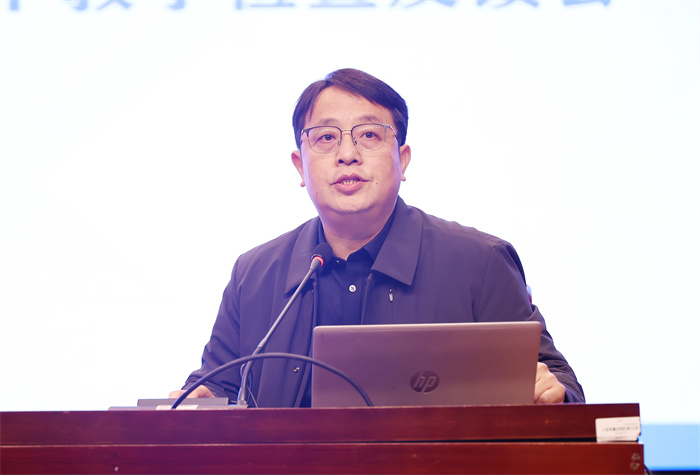 合肥七中召开2024-2025学年第一学期第二次全体教职工大会(图4) 合肥七中召开2024-2025学年第一学期第二次全体教职工大会(图4)