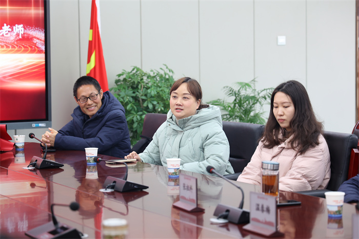 情系教育  致敬芳华——合肥七中举行第四季度荣休会(图3) 情系教育  致敬芳华——合肥七中举行第四季度荣休会(图3)