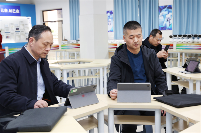 江苏省连云港市赣榆区教育局考察团莅临合肥七中参观交流(图5) 江苏省连云港市赣榆区教育局考察团莅临合肥七中参观交流(图5)