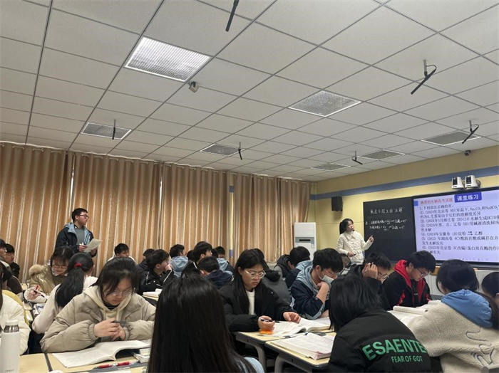 合肥七中李丽丽老师上课.jpg 合肥七中李丽丽老师上课.jpg