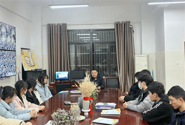 合肥七中高三年级召开分组团学生会议(图3) 合肥七中高三年级召开分组团学生会议(图3)