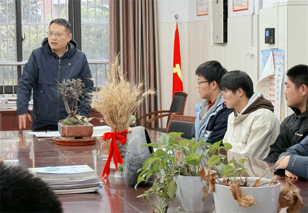 合肥七中高三年级召开分组团学生会议(图2) 合肥七中高三年级召开分组团学生会议(图2)