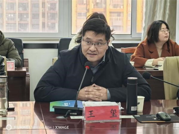 与阜阳城郊中学开展同课异构活动2.jpg 与阜阳城郊中学开展同课异构活动2.jpg